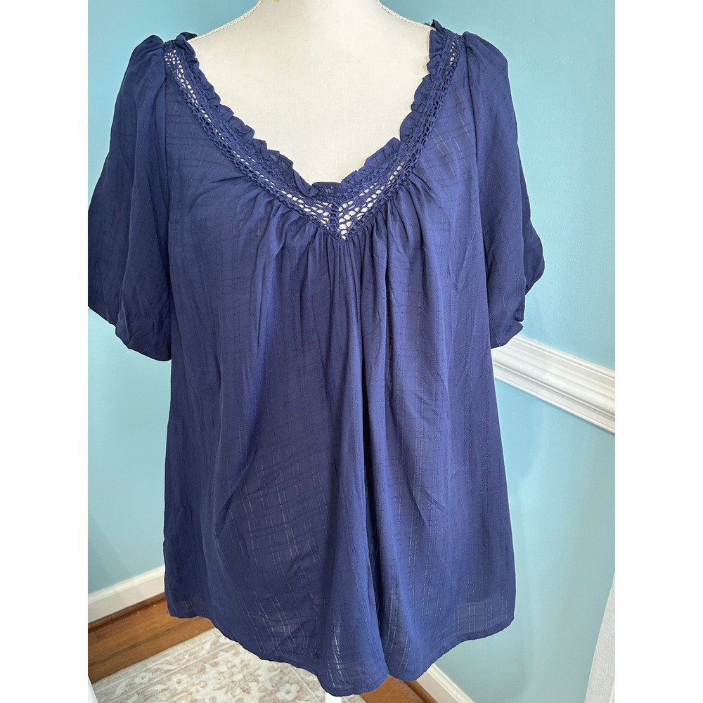 Torrid Navy Blue Crochet Lace Trim V-Neck Dobby Babydoll Top Blouse Size 0 L XL